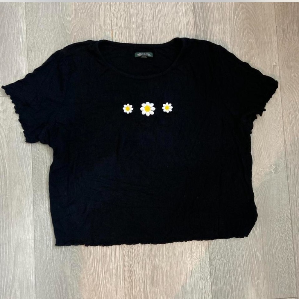 Wild Fable Ribbed Embroided Sunflower Crop top